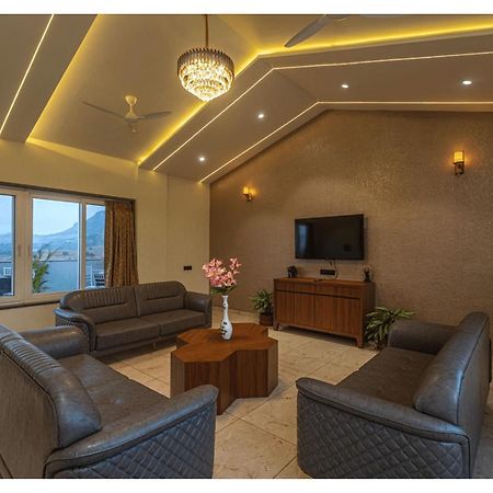 Mountain Glory 8Bhk By Tensorstays, Pool & Theater Ігатпурі Екстер'єр фото